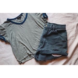 Wrangler Distressed Denim Shorts / Size 27-4